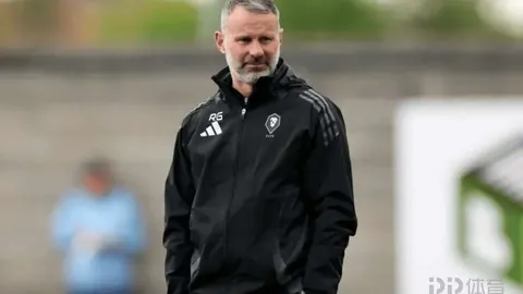 《激战法甲巅峰对决！斯特拉斯堡迎战巴黎圣日耳曼，胜负悬念一触即发！》